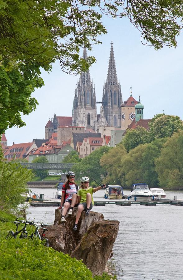 Hotel Am Peterstor Regensburg Luaran gambar